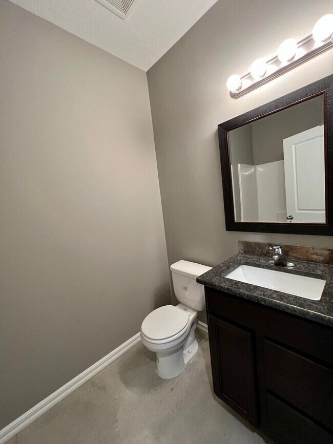 Foto del edificio - 4801 N Hillside Ct