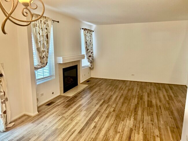 Foto del edificio - 2375 Stoughton Cir