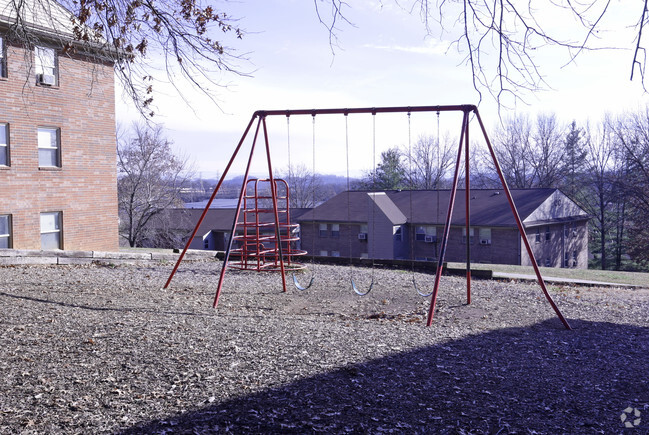 Building Photo - Big Oak Apartments