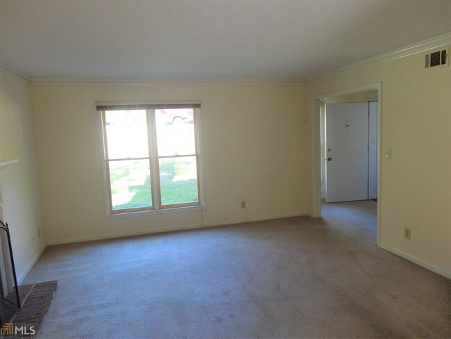 Building Photo - 180 Hunters Cove