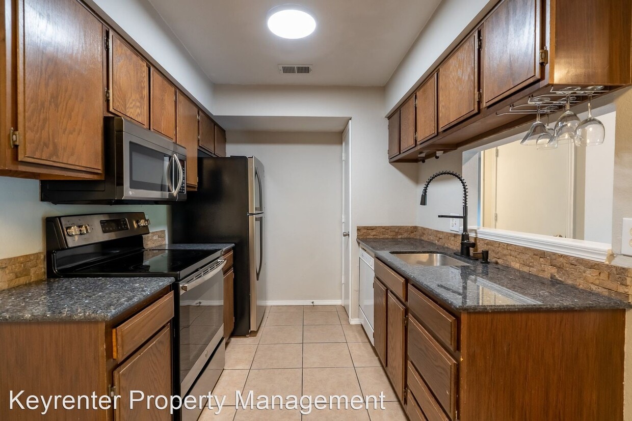 Primary Photo - 2 br, 2 bath House - 6358 S 80th E Ave Unit E