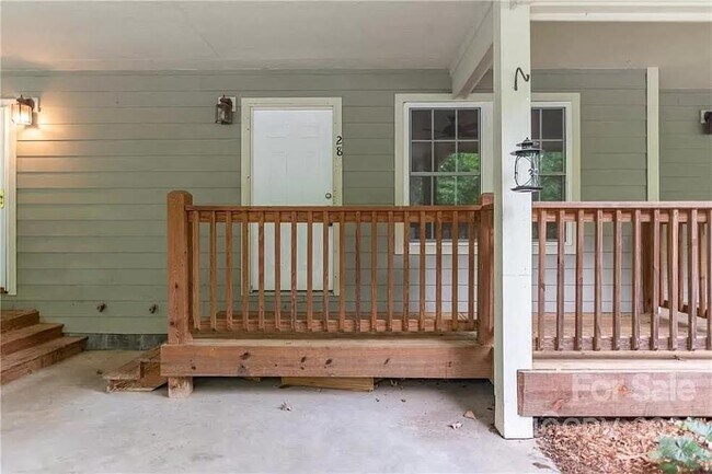Building Photo - 28 Douglas Fir Ave