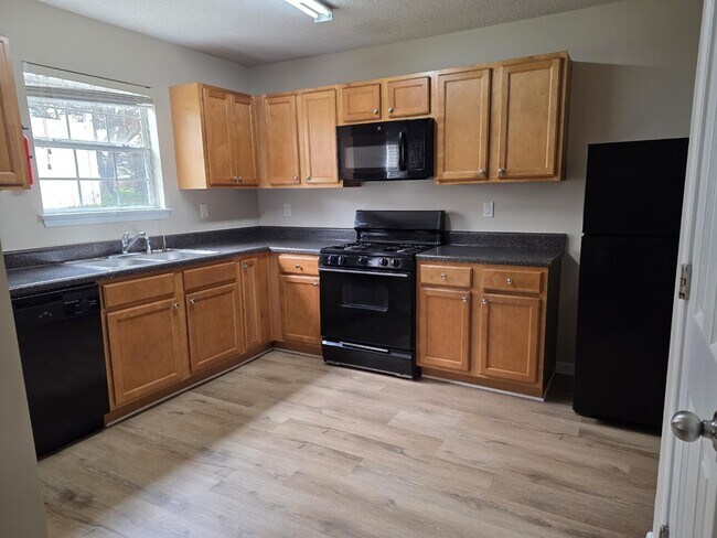 Building Photo - 215 Colser Drive