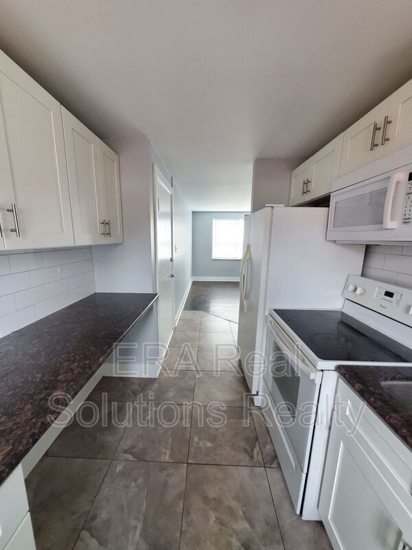 Building Photo - 3636 Seabrook Ave