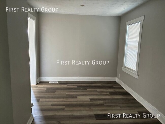 Photo - 1671 Gummer Ave House