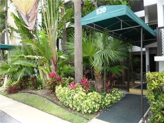 Foto del edificio - 520 Orton Ave