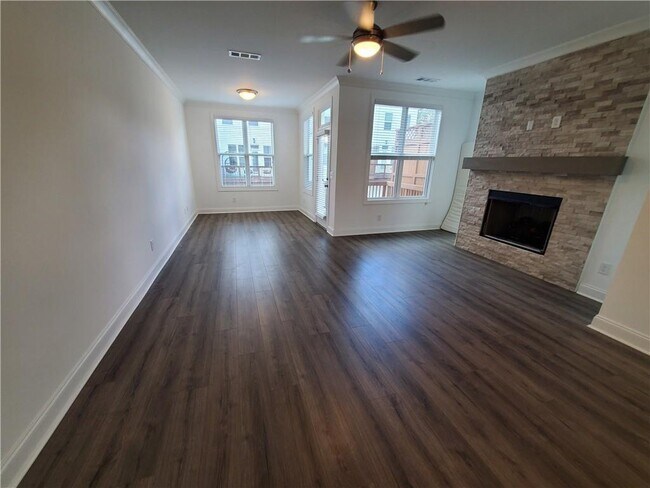 Foto del edificio - 3220 Bennett Crk Ln