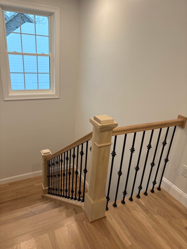 Foto del edificio - 724 Holmdel Rd