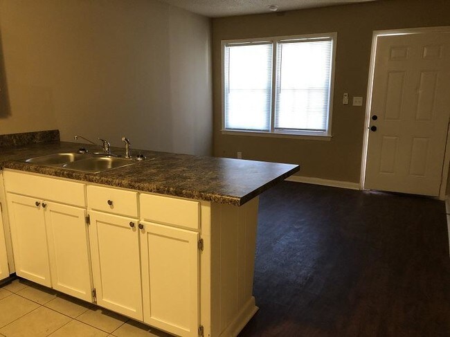 Building Photo - 221 Woodland Trail Apt. D