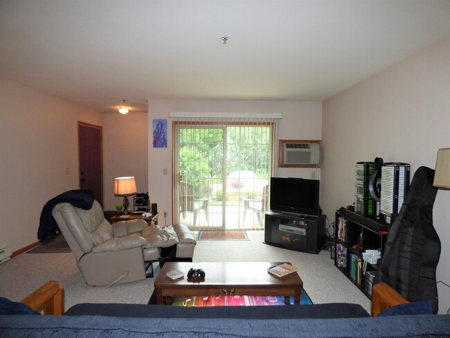 Foto del edificio - 1820 Deerhaven Ln NE