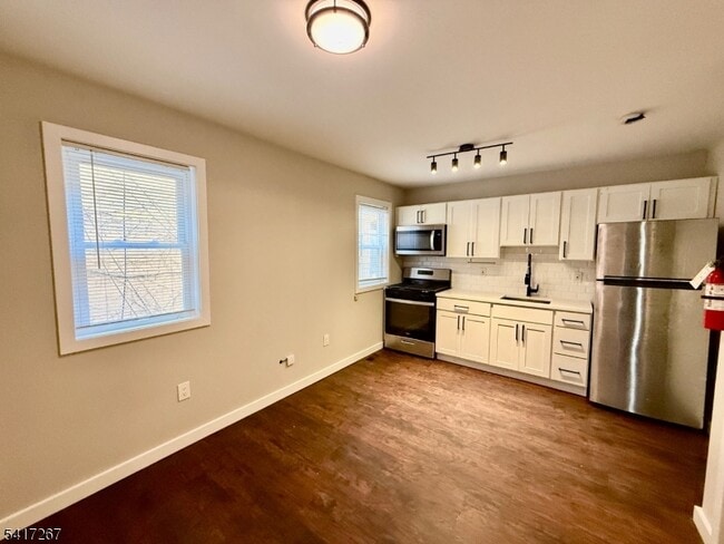 Building Photo - 196 Spring St