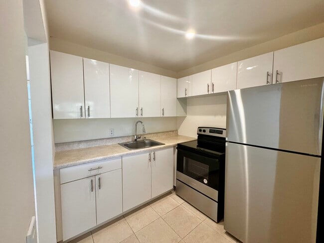 Building Photo - 206 Dorchester I