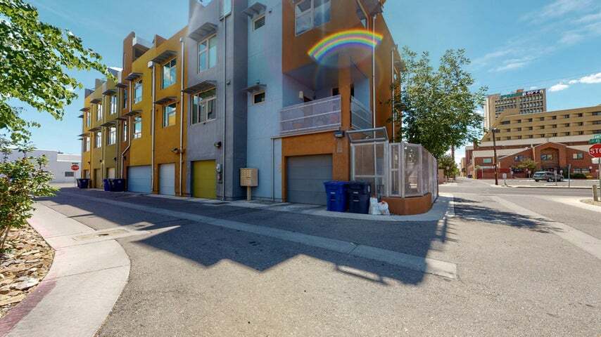Primary Photo - 339 Platinum St SW