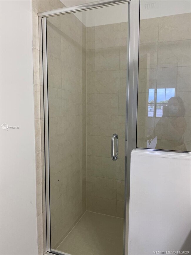 Foto del edificio - 15650 SW 136th St