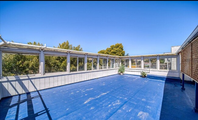 Building Photo - 3 bedroom in San Francisco CA 94116