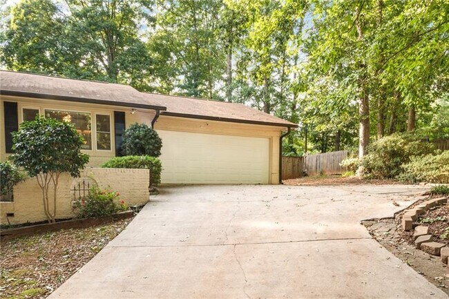 Building Photo - 3307 Pointe Bleue Ct