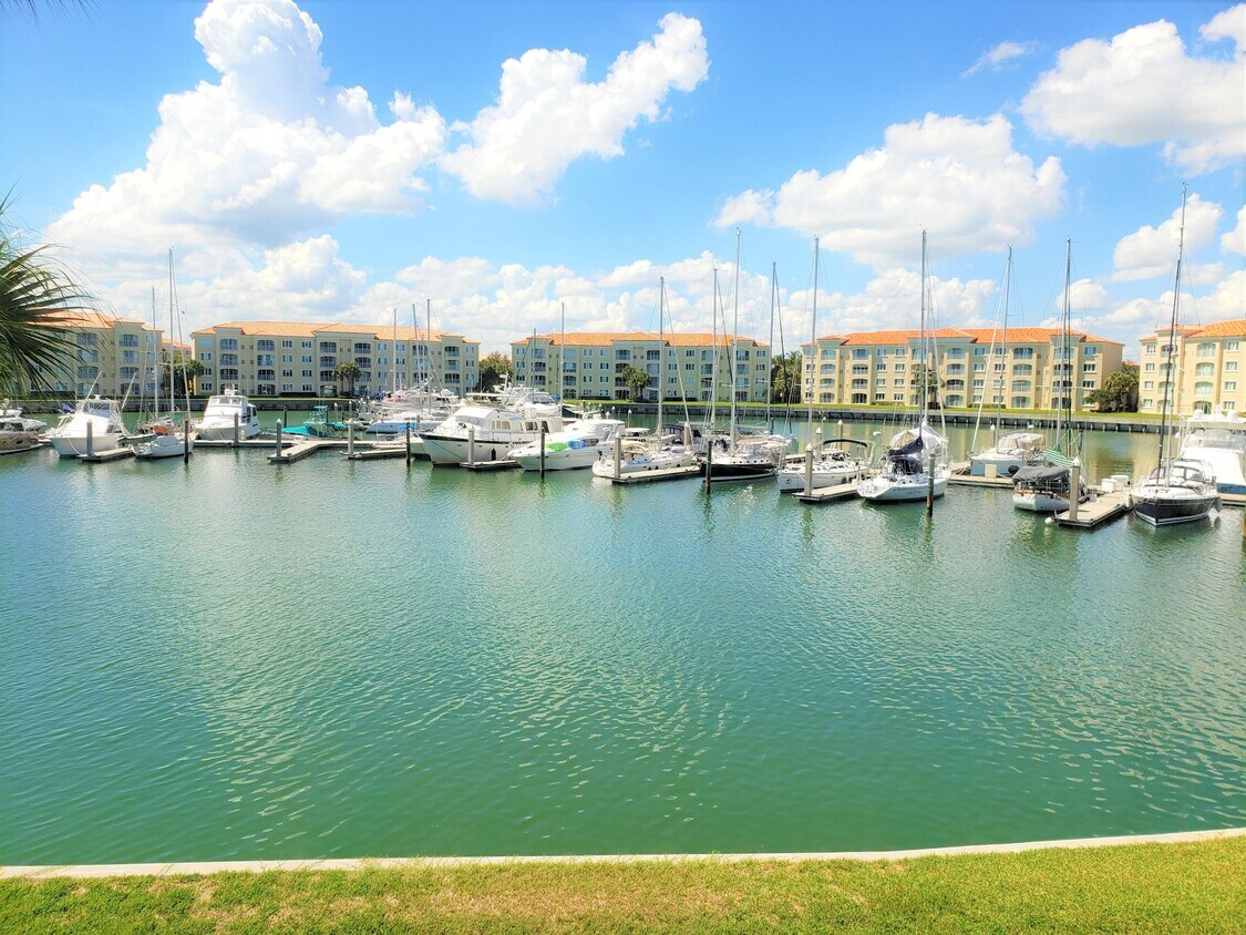10 Harbour Isle Dr E Unit 204, Fort Pierce, FL 34949 Condo for Rent in Fort Pierce, FL