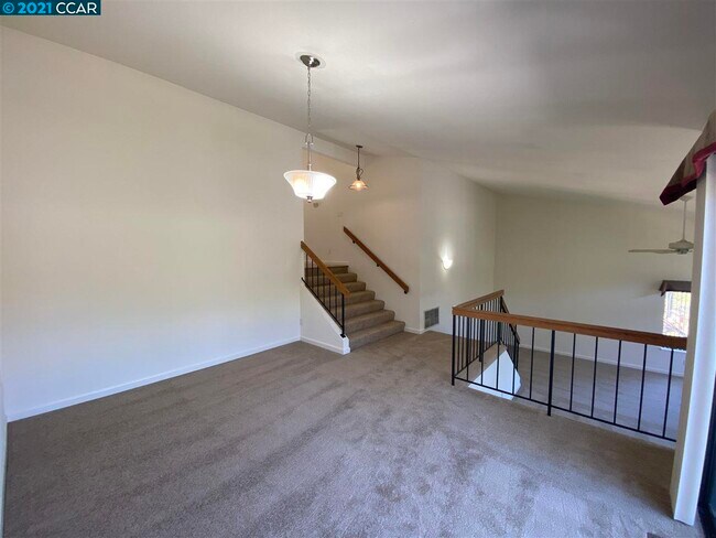 Foto del edificio - 115 Sunnybrae Ct