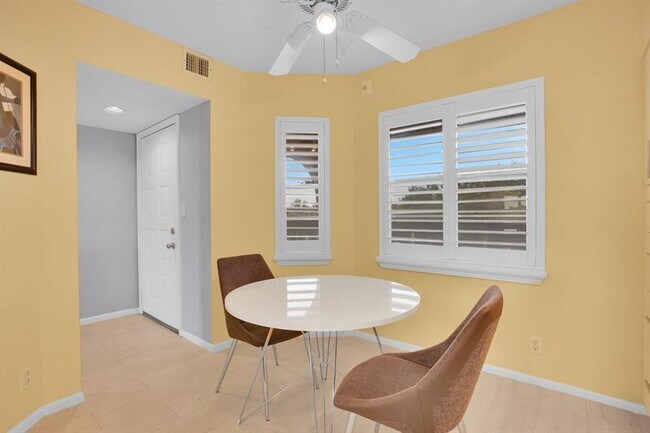 Foto del edificio - 1702 Andros Isle