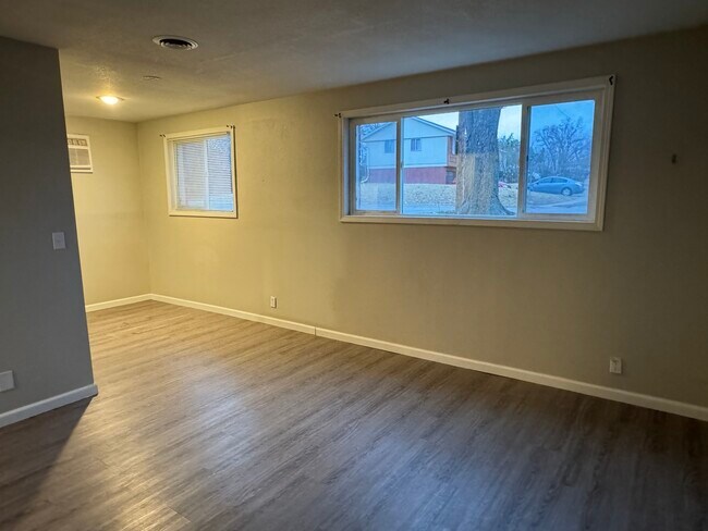 Foto del edificio - 3240 Heatherton Dr