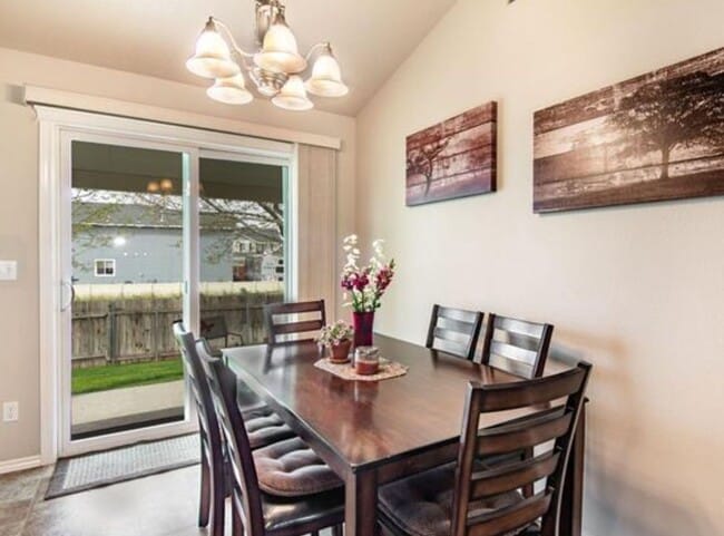 Building Photo - 3 Bed 2 Bath Nampa