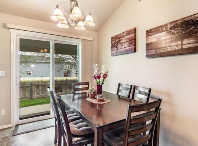 Foto del edificio - 3 Bed 2 Bath Nampa