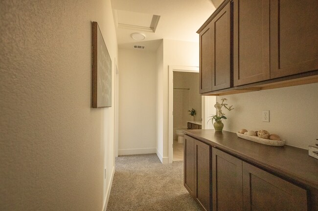 Foto del edificio - 938 N Olive Ave