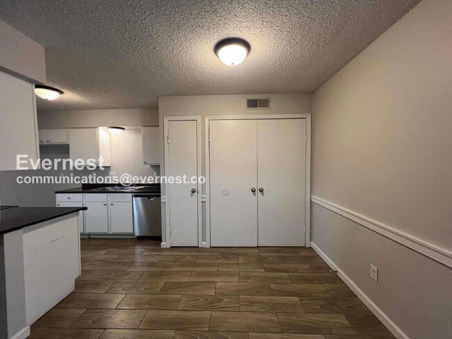 Building Photo - 5733 Woodbourne Ct