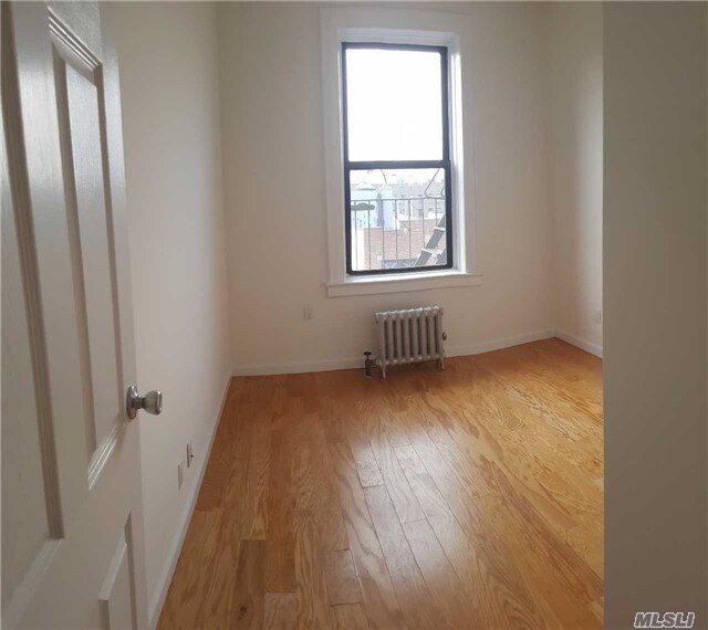 Foto del edificio - 214-05 16th Ave