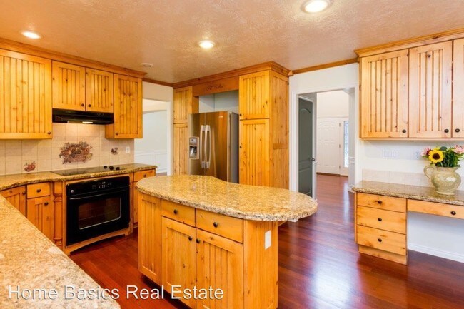 Building Photo - 1178 E Round Mountain Dr