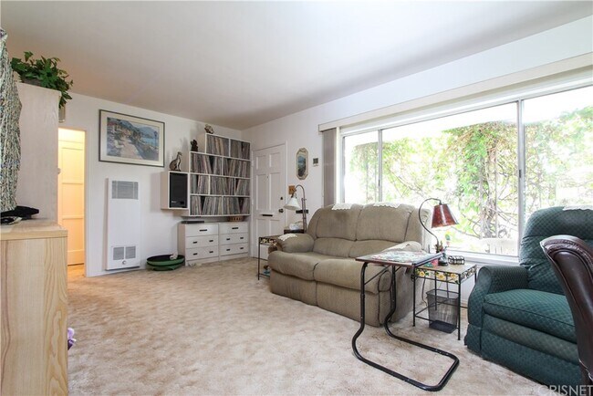 Foto del edificio - 8218 Ben Ave