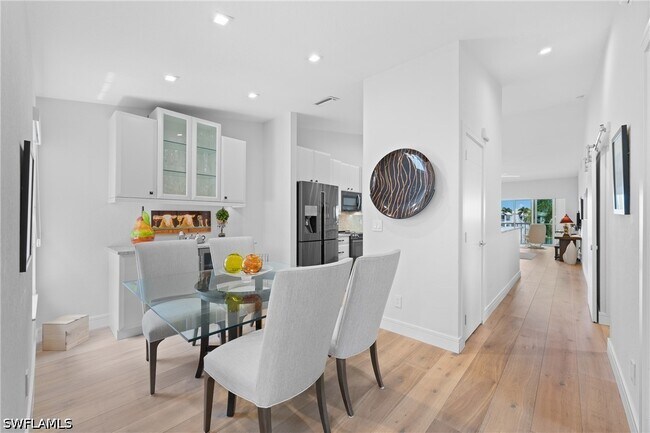 Foto del edificio - 818 Tanbark Dr