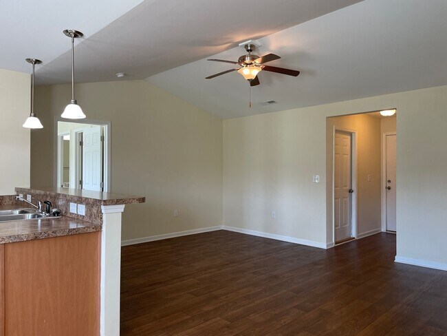 Building Photo - AVAILABLE JULY 8TH! Don't miss this Beauti...