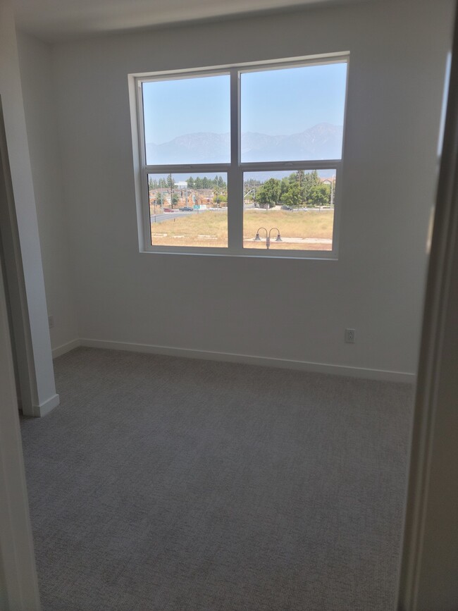 Building Photo - 4061 East Luna Paseo, Unit B