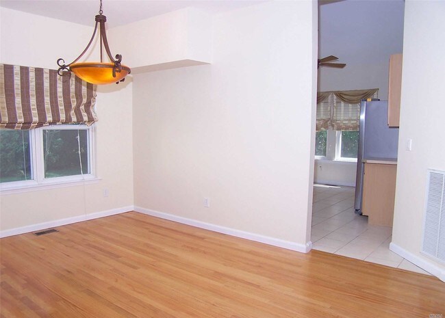 Foto del edificio - 49 Sunflower Ridge Rd