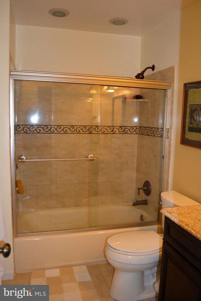 Building Photo - 2 Lopa Ct