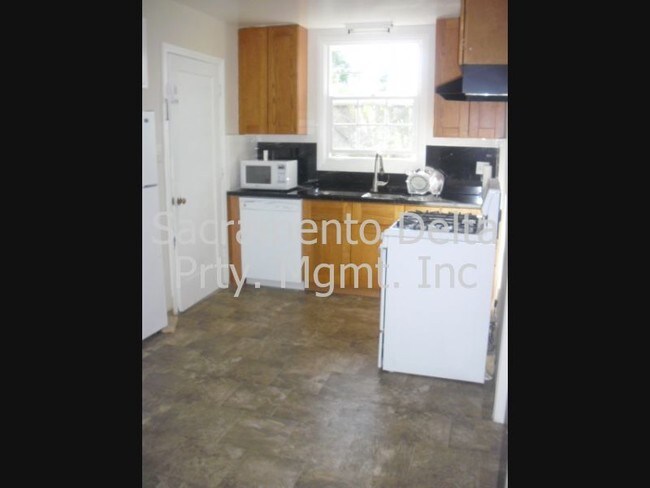Building Photo - 5610 Fruitridge Rd