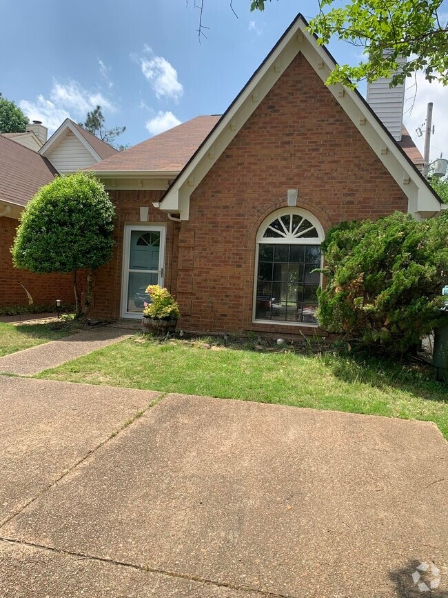 Building Photo - 1685 Oaken Bucket Dr