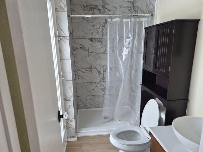 Foto del edificio - 15 Hubbard St