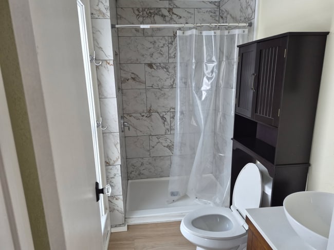 Building Photo - 15 Hubbard St