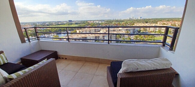 Foto del edificio - 500 Three Islands Blvd