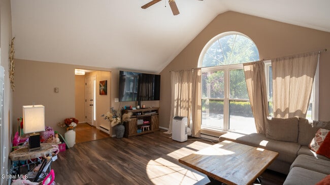 Foto del edificio - 64 Meadow Rue Pl