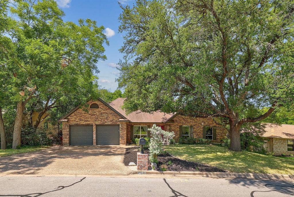 Primary Photo - 1402 Creekview Dr