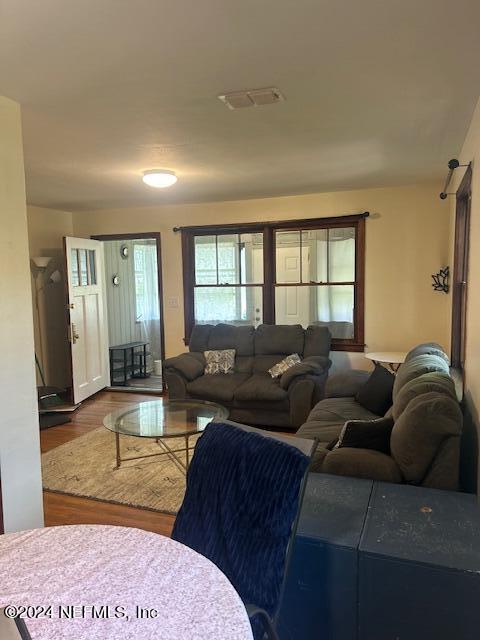 Foto del edificio - 1713 Academy St