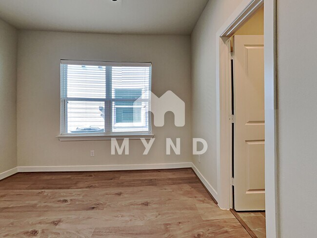 Building Photo - 6383 Paddington Bend Dr
