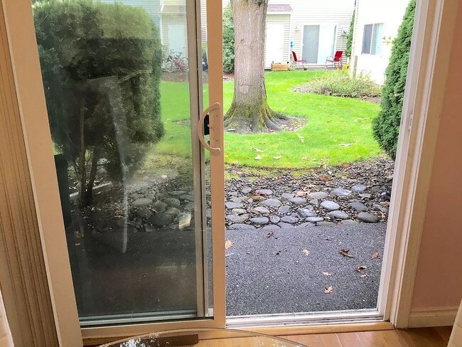 Building Photo - 7101 NE 43rd St