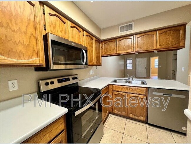 Foto del edificio - 170 E Guadalupe Rd