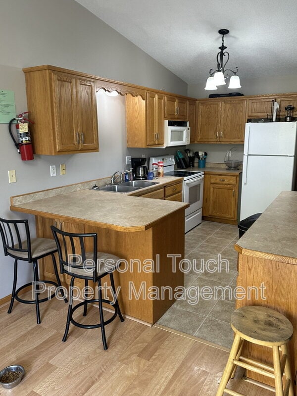 Primary Photo - 3400 10th St S