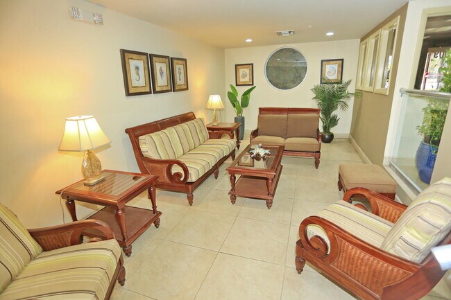 Foto del edificio - 1009 N Ocean Blvd