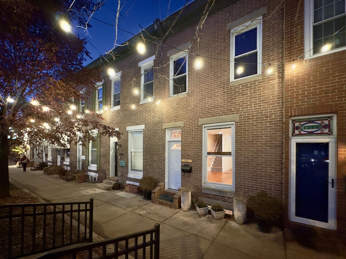Primary Photo - 1242 E Fort Ave